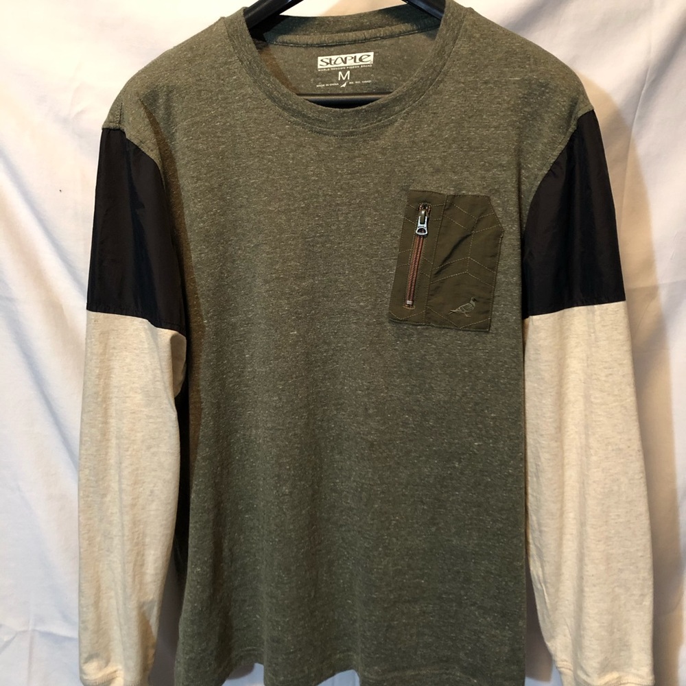 Staple long sleeve shirt and nylon details. Medium